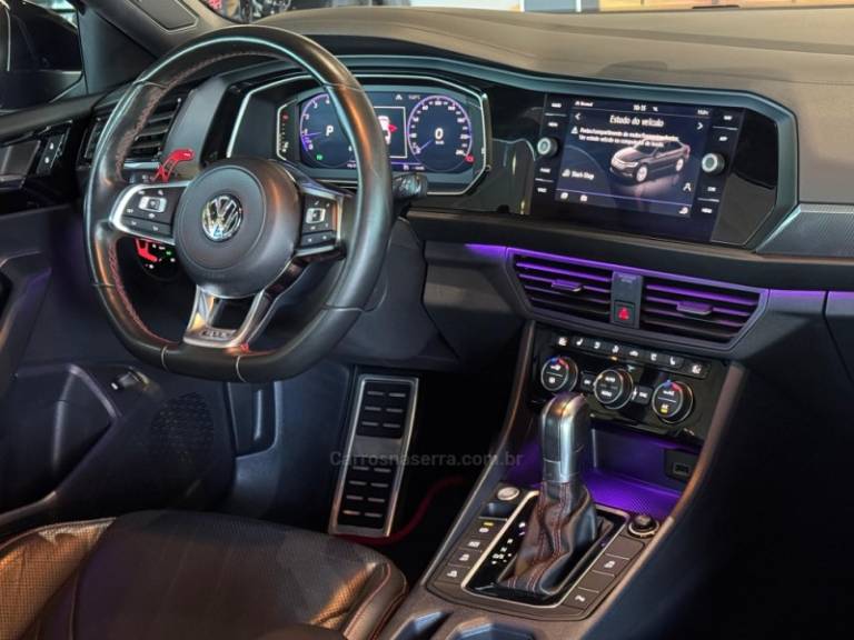 VOLKSWAGEN - JETTA - 2018/2019 - Cinza - R$ 159.900,00