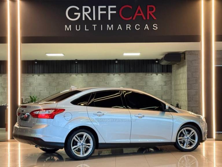 FORD - FOCUS - 2014/2014 - Prata - R$ 54.900,00