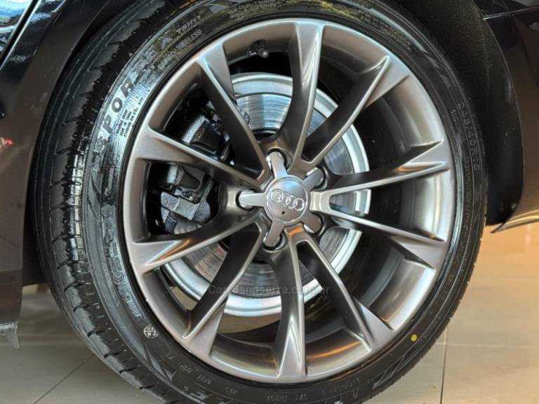 AUDI - A5 - 2012/2013 - Preta - R$ 98.900,00