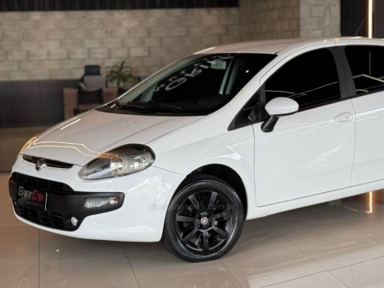 FIAT - PUNTO - 2013/2013 - Branca - R$ 39.900,00