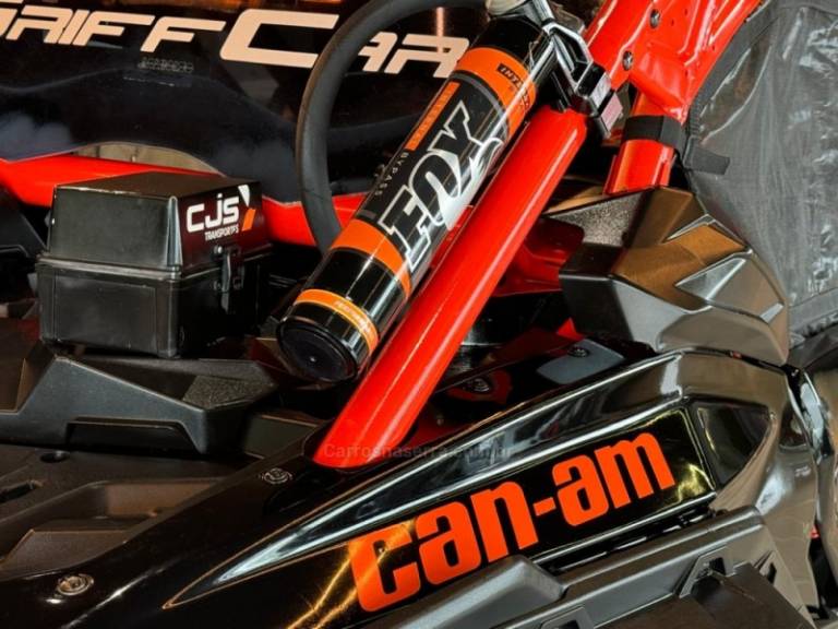 CAN-AM - MAVERICK XRS - 2018/2018 - Laranja - R$ 149.900,00