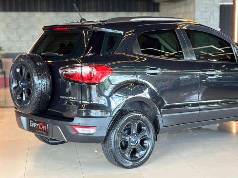 FORD - ECOSPORT - 2018/2019 - Preta - R$ 76.900,00