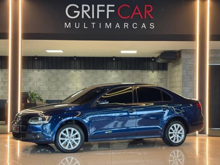 VOLKSWAGEN - JETTA - 2011/2012 - Azul - R$ 61.900,00
