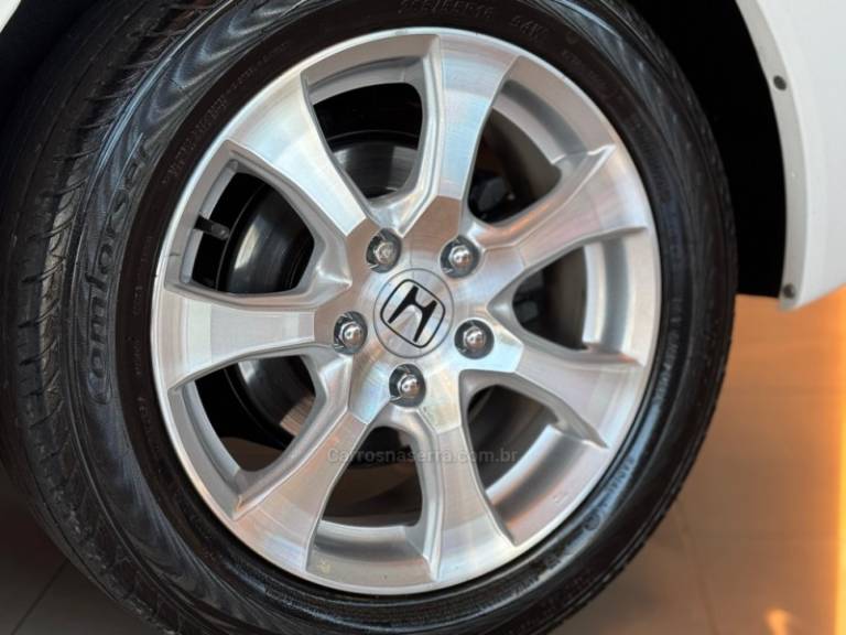 HONDA - CIVIC - 2013/2014 - Branca - R$ 68.900,00