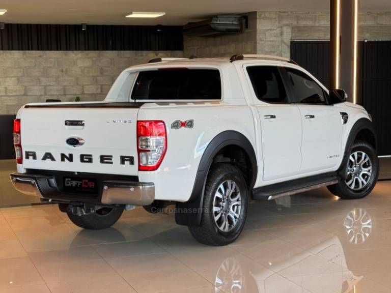 FORD - RANGER - 2021/2022 - Branca - R$ 199.900,00