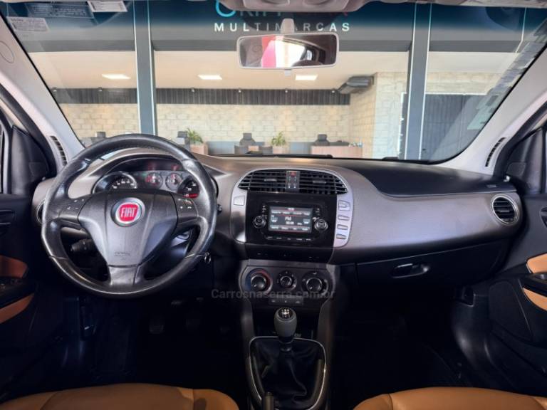 FIAT - BRAVO - 2015/2016 - Branca - R$ 52.900,00