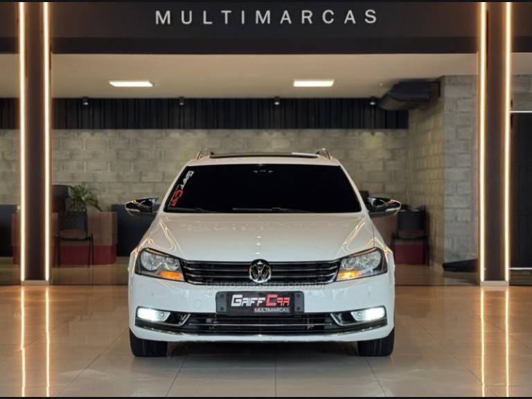 VOLKSWAGEN - PASSAT - 2013/2014 - Branca - R$ 89.900,00