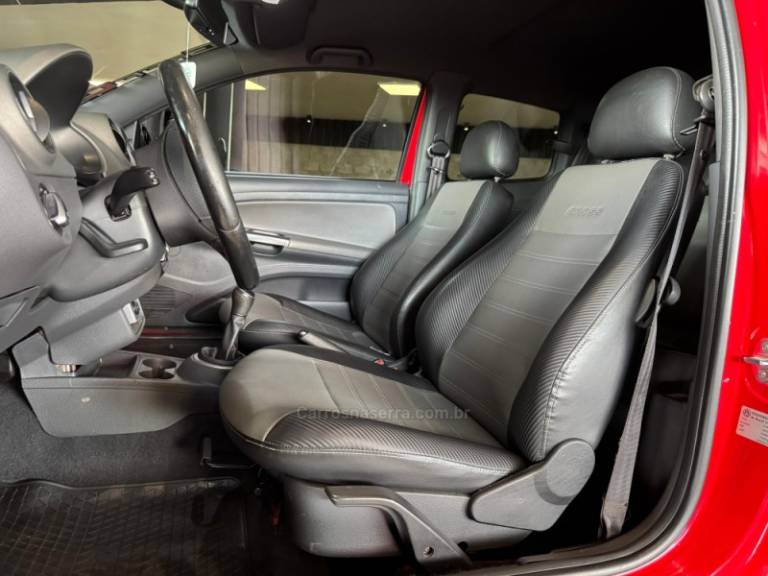 VOLKSWAGEN - SAVEIRO - 2015/2015 - Vermelha - R$ 73.900,00