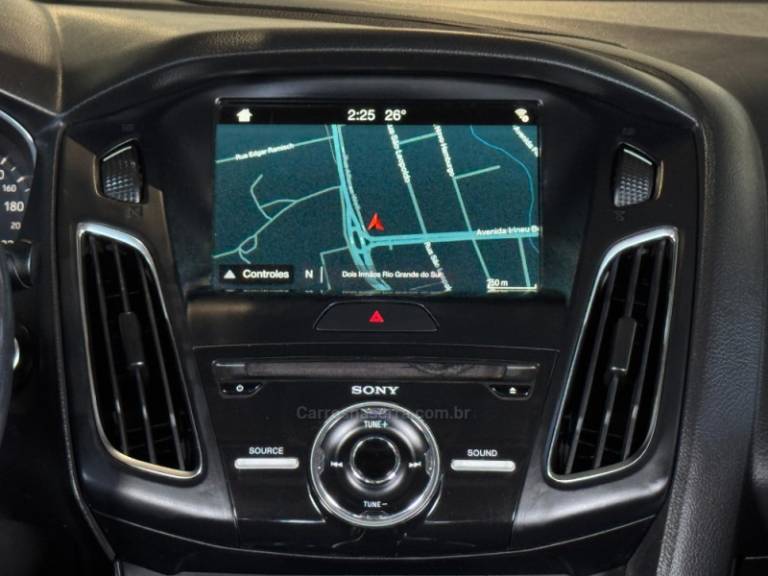 FORD - FOCUS - 2018/2019 - Prata - R$ 86.900,00