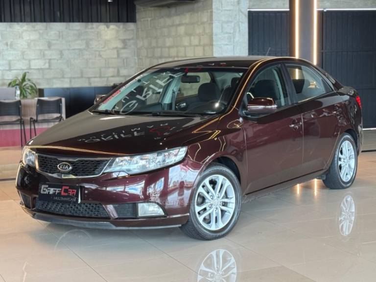 KIA MOTORS - CERATO - 2011/2011 - Vinho - R$ 49.900,00