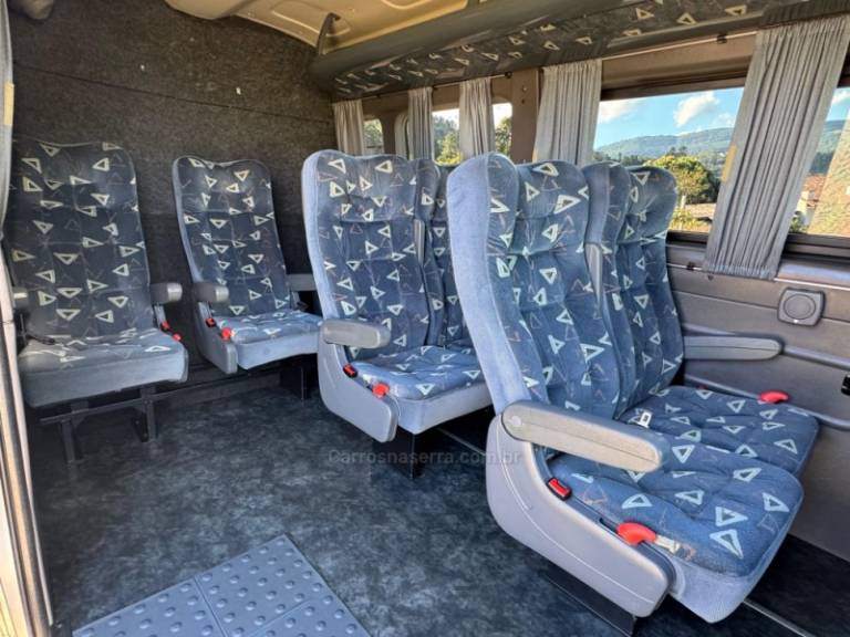 RENAULT - MASTER - 2015/2016 - Prata - R$ 174.900,00