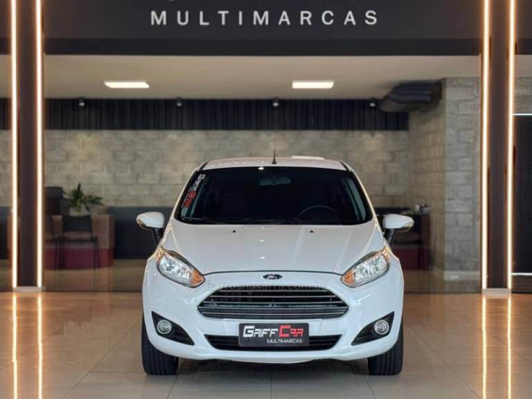 FORD - FIESTA - 2013/2014 - Branca - R$ 44.900,00