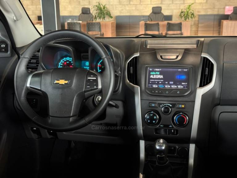 CHEVROLET - S10 - 2014/2014 - Prata - R$ 109.900,00