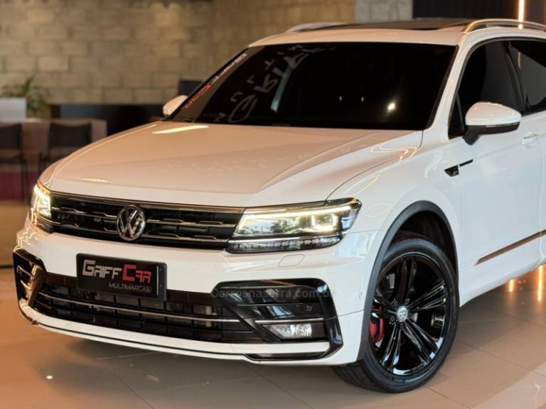 VOLKSWAGEN - TIGUAN - 2020/2020 - Branca - R$ 179.900,00