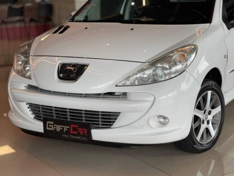 PEUGEOT - 207 - 2012/2013 - Branca - R$ 28.900,00