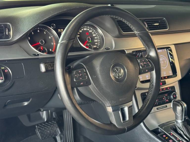VOLKSWAGEN - PASSAT - 2011/2011 - Preta - R$ 76.900,00
