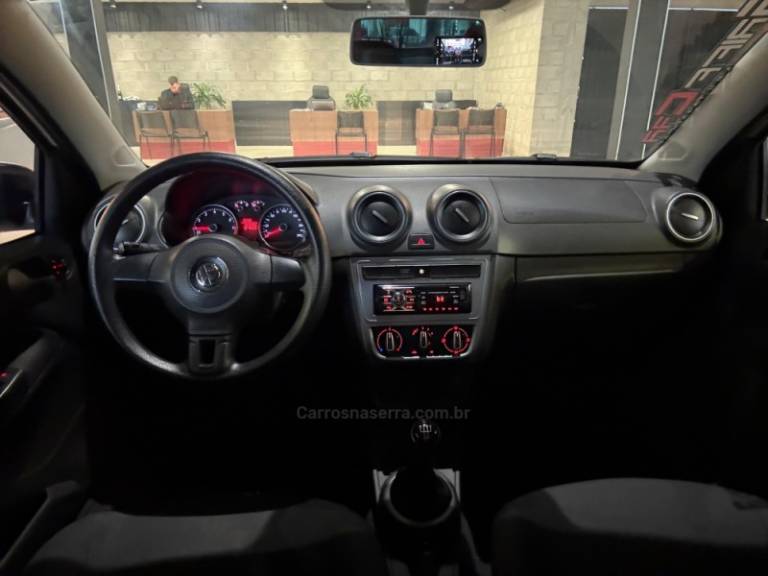 VOLKSWAGEN - SAVEIRO - 2014/2015 - Branca - R$ 52.900,00