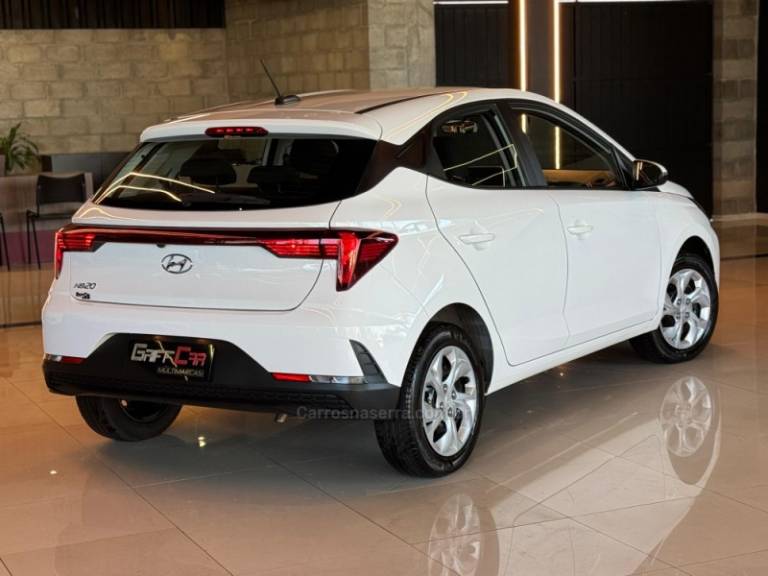 HYUNDAI - HB20 - 2023/2024 - Branca - R$ 72.900,00