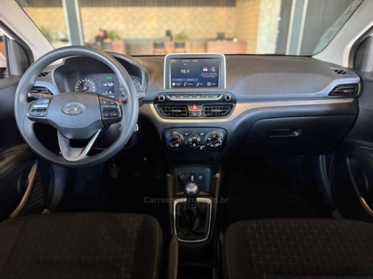 HYUNDAI - HB20 - 2023/2024 - Branca - R$ 72.900,00