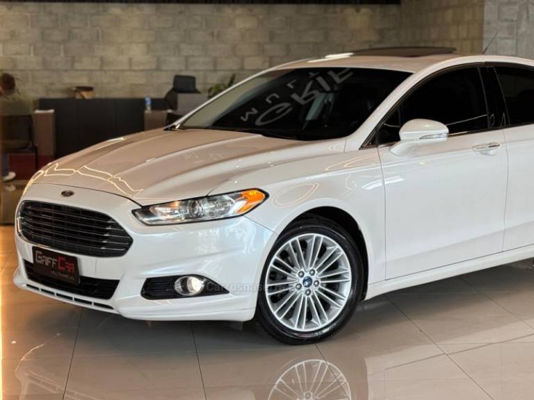 FORD - FUSION - 2013/2014 - Branca - R$ 77.900,00