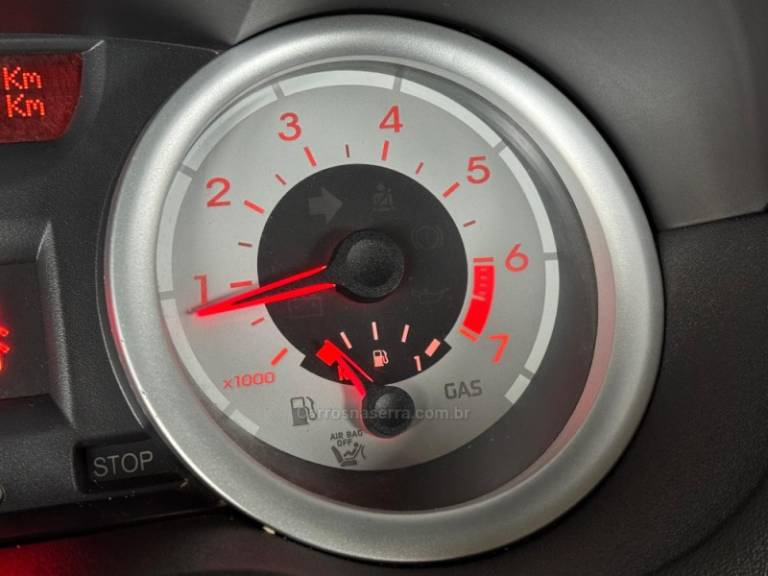 RENAULT - MÉGANE - 2011/2011 - Prata - R$ 35.900,00