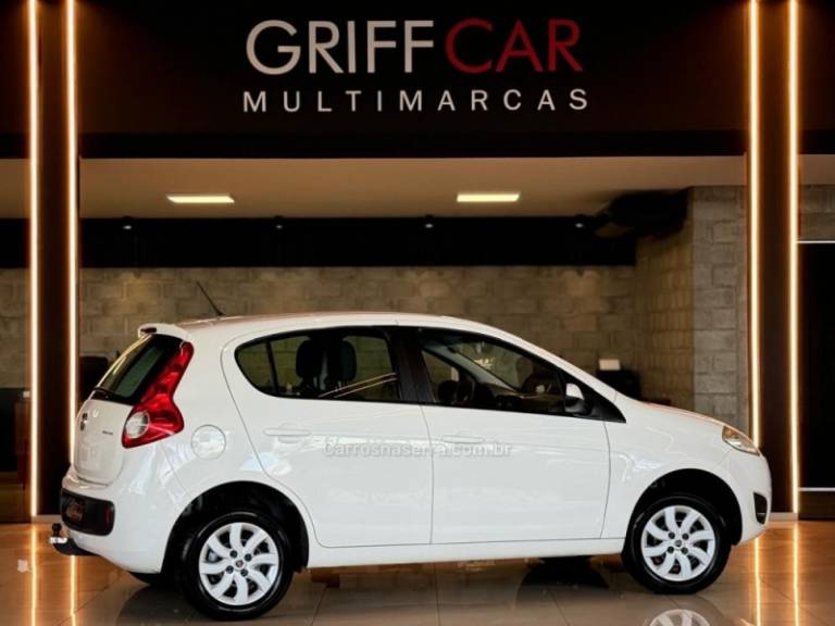 FIAT - PALIO - 2014/2015 - Branca - R$ 39.900,00