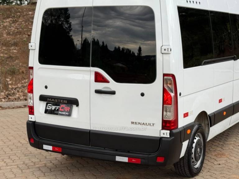 RENAULT - MASTER - 2014/2014 - Branca - R$ 159.900,00