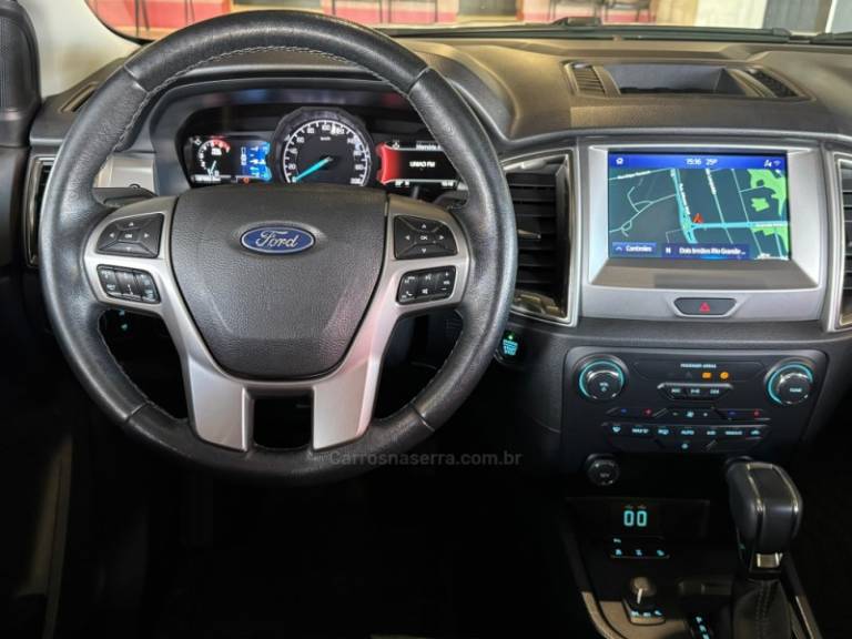 FORD - RANGER - 2021/2022 - Branca - R$ 199.900,00