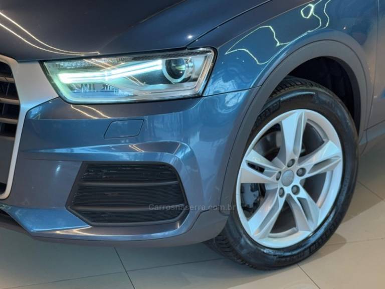 AUDI - Q3 - 2015/2016 - Azul - R$ 99.900,00