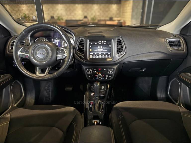 JEEP - COMPASS - 2016/2017 - Branca - R$ 94.900,00