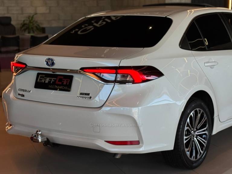 TOYOTA - COROLLA - 2020/2021 - Branca - R$ 139.900,00