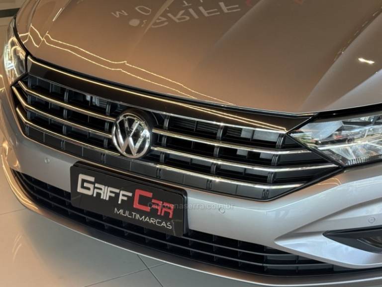 VOLKSWAGEN - JETTA - 2019/2020 - Prata - R$ 119.900,00