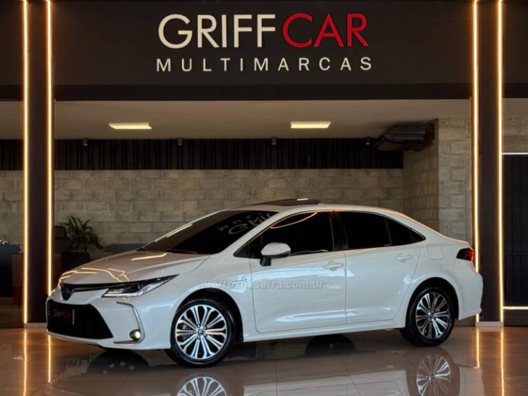 TOYOTA - COROLLA - 2020/2021 - Branca - R$ 139.900,00