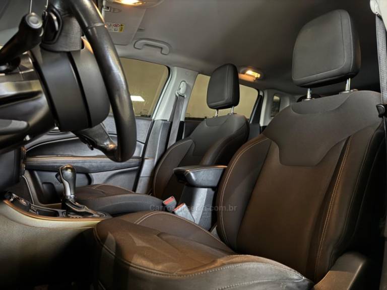 JEEP - COMPASS - 2016/2017 - Branca - R$ 94.900,00