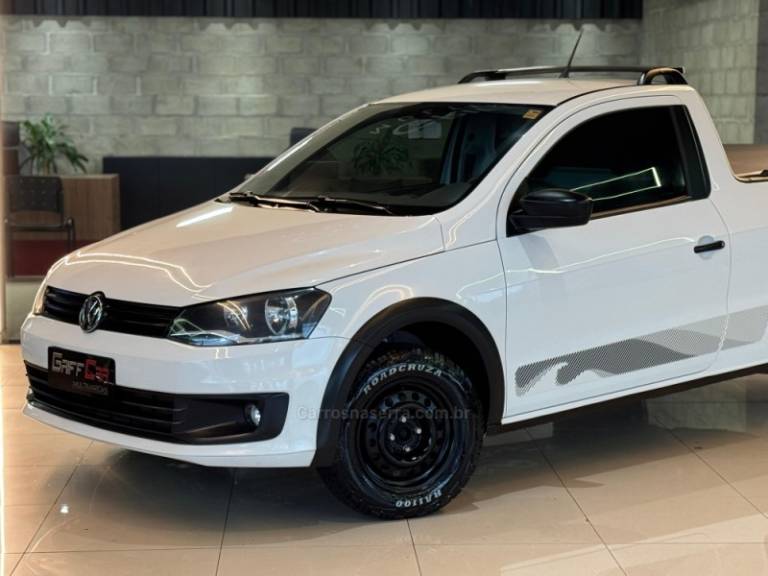 VOLKSWAGEN - SAVEIRO - 2014/2015 - Branca - R$ 52.900,00