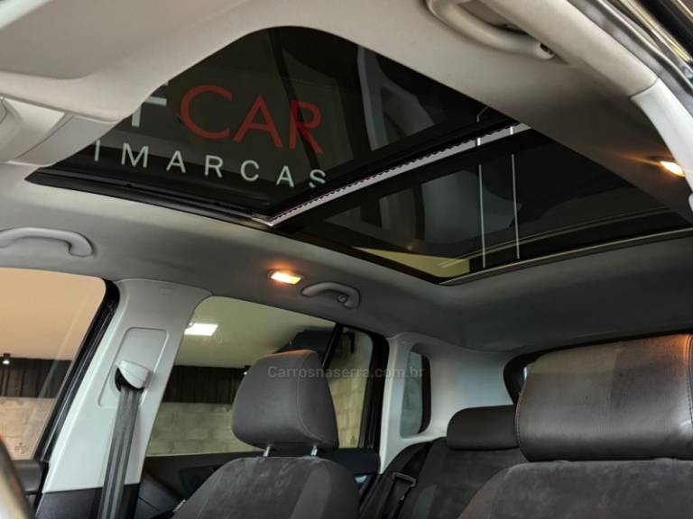 VOLKSWAGEN - TIGUAN - 2011/2012 - Preta - R$ 69.900,00
