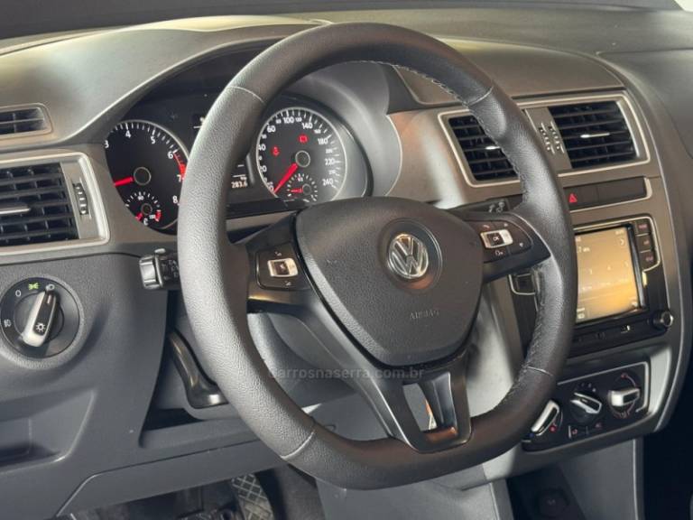 VOLKSWAGEN - FOX - 2018/2019 - Branca - R$ 67.900,00