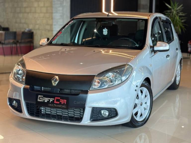 RENAULT - SANDERO - 2013/2014 - Prata - R$ 34.900,00