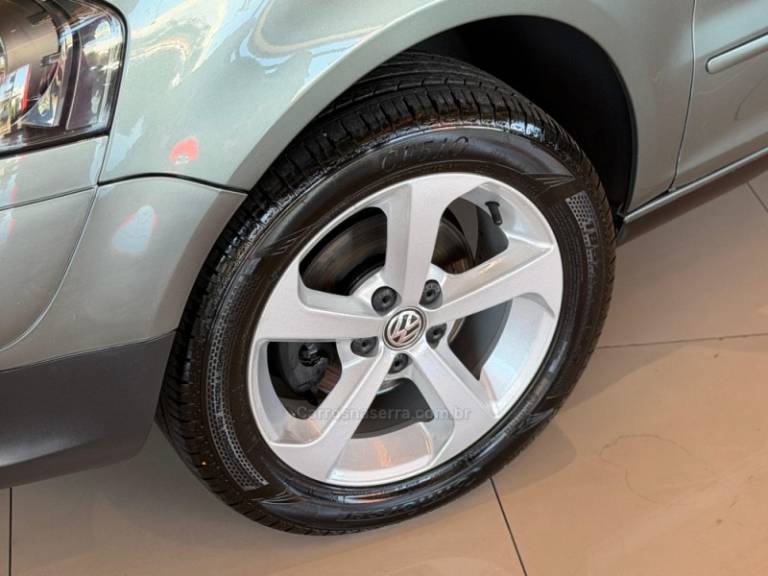 VOLKSWAGEN - SPACEFOX - 2009/2010 - Cinza - R$ 38.900,00