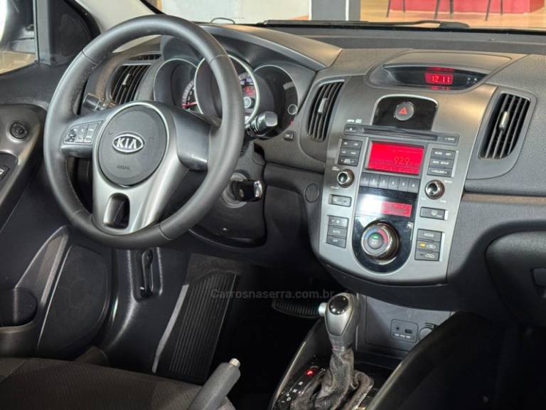 KIA MOTORS - CERATO - 2011/2011 - Vinho - R$ 49.900,00
