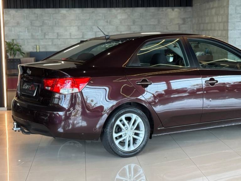 KIA MOTORS - CERATO - 2011/2011 - Vinho - R$ 49.900,00