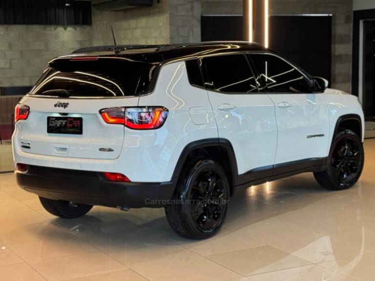 JEEP - COMPASS - 2016/2017 - Branca - R$ 94.900,00