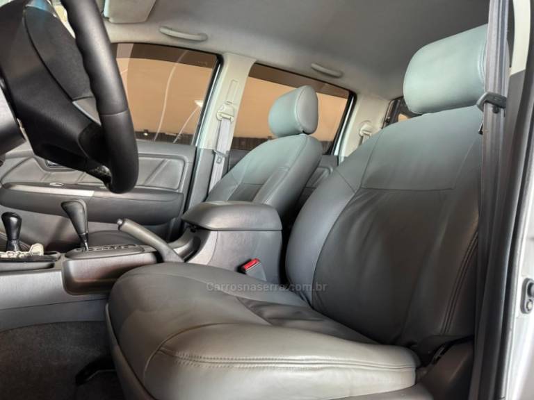 TOYOTA - HILUX - 2014/2014 - Prata - R$ 147.900,00
