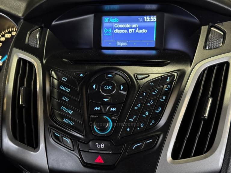 FORD - FOCUS - 2014/2014 - Prata - R$ 54.900,00