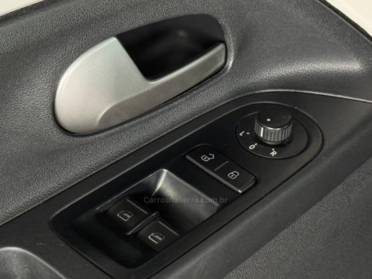 VOLKSWAGEN - UP - 2017/2018 - Branca - R$ 67.900,00