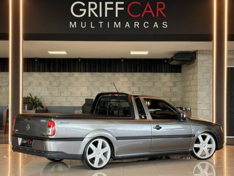 VOLKSWAGEN - SAVEIRO - 2005/2005 - Cinza - R$ 69.900,00