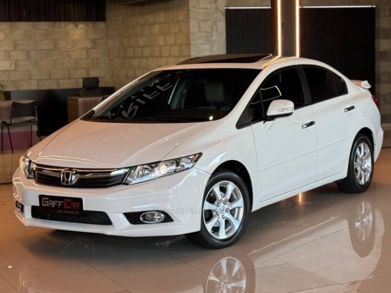 HONDA - CIVIC - 2013/2014 - Branca - R$ 68.900,00