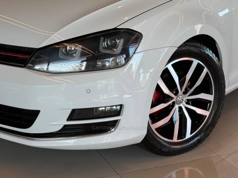 VOLKSWAGEN - GOLF - 2014/2014 - Branca - R$ 89.900,00