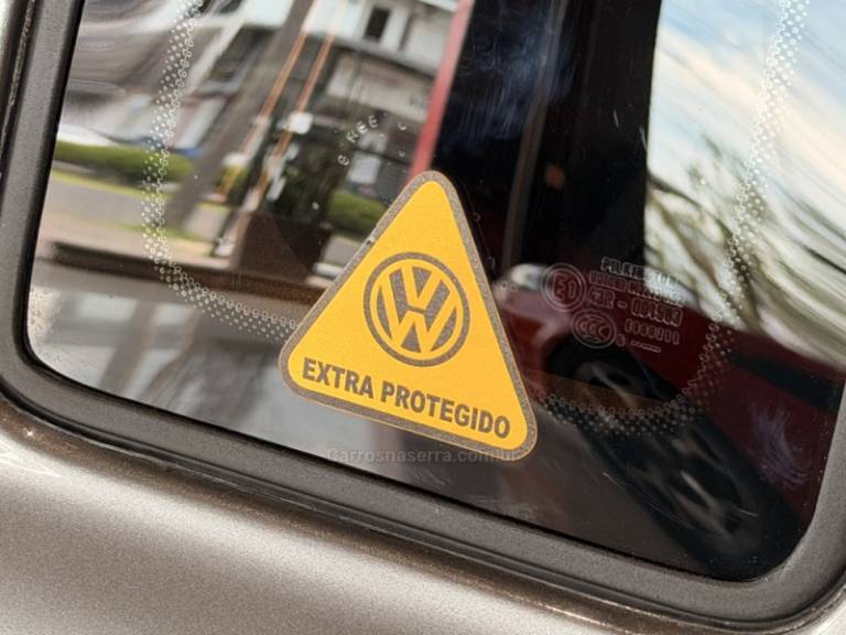 VOLKSWAGEN - SAVEIRO - 2005/2005 - Cinza - R$ 69.900,00