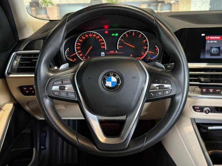 BMW - 320I - 2019/2020 - Branca - R$ 199.900,00